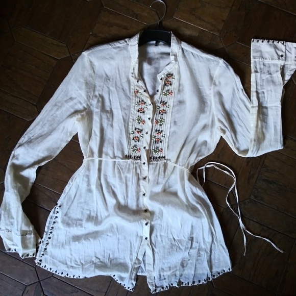 Elie Tahari Tops - NWOT {Elie Tahari} Stunning Embroidered Blouse